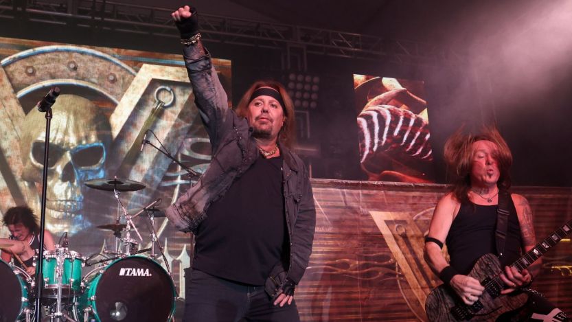 Vince Neil Returns to the Stage After Nearly a Year Away