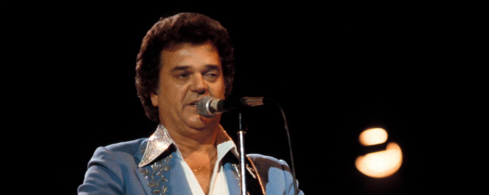 Watch Conway Twitty Perform the Iconic Hit That Has Made Generations of Fans Swoon - American Songwriter