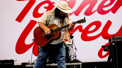 Country Singer Sarcastically Apologizes to Fan Who Complained Concert Was Too Loud