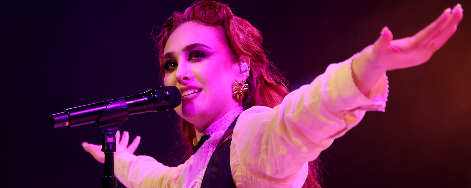 Nancy Wilson Rocks the Stage With Chappell Roan for a Fierce “Barracuda” Cover That Feels Straight Out of the 70s