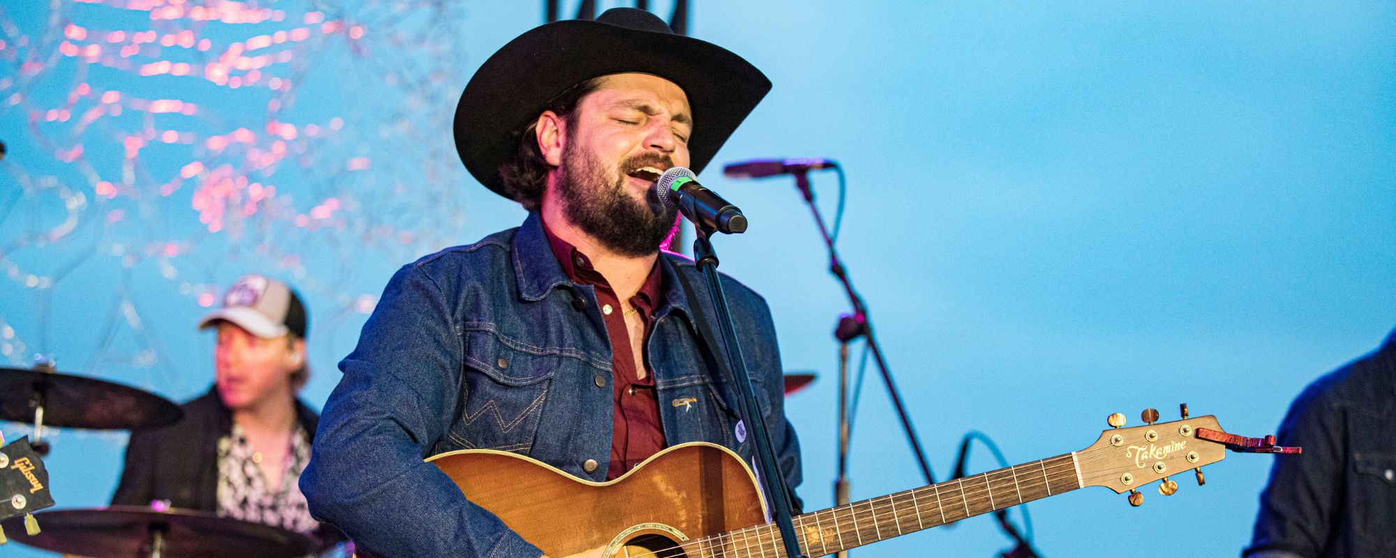 ‘American Idol’ Winner Gets Hitched in Las Vegas—Complete With an Elvis Impersonator