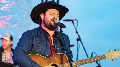 ‘American Idol’ Winner Gets Hitched in Las Vegas