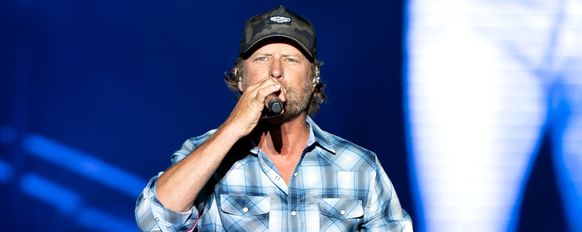 Travelers at Louisville Airport to Be Greeted by Unexpected Dierks Bentley Experience