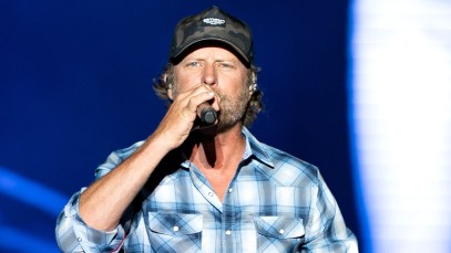 Travelers at Louisville Airport to Be Greeted by Unexpected Dierks Bentley Experience