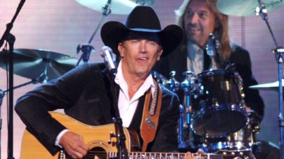 On This Day in 2005, George Strait Released a “Clever Breakup Tale” That Became His 40th Country No. 1