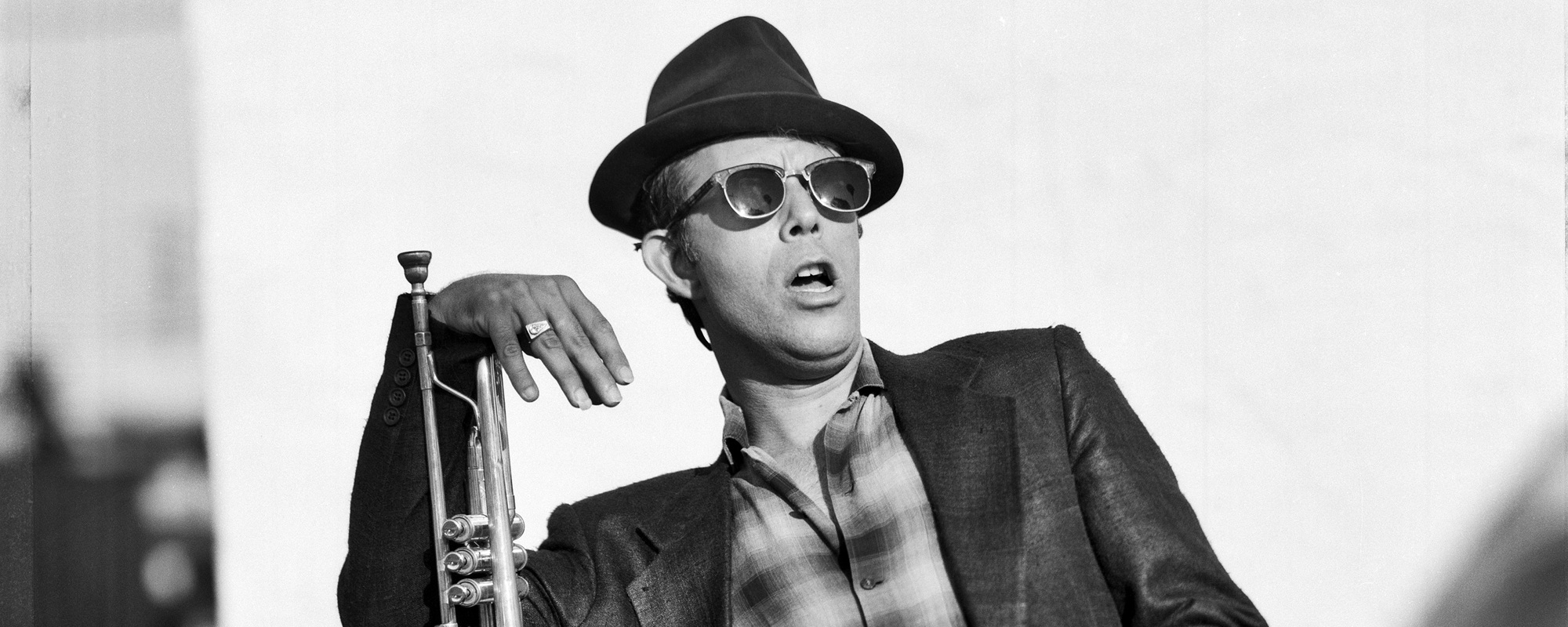 4 أغاني يجب معرفتها من تحفة توم ويتس الأمريكية عام 1985 “Rain Dogs”