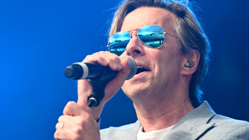 Clark Datchler lead singer of Johnny Hates Jazz performs at