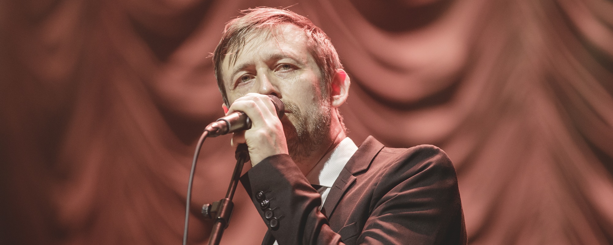 The Tragic Story Behind “A Lady Of A Certain Age” by The Divine Comedy