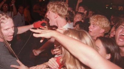 CA.OFFSPRING.1.0821.ASIRVINEThe Offspring pop group singer Bryan Holland lets the crowd member s