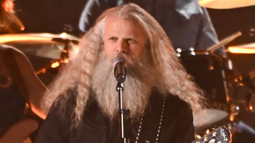 Jamey Johnson and Wife Launch “Give It Away Fund” to Help Communities in Crisis