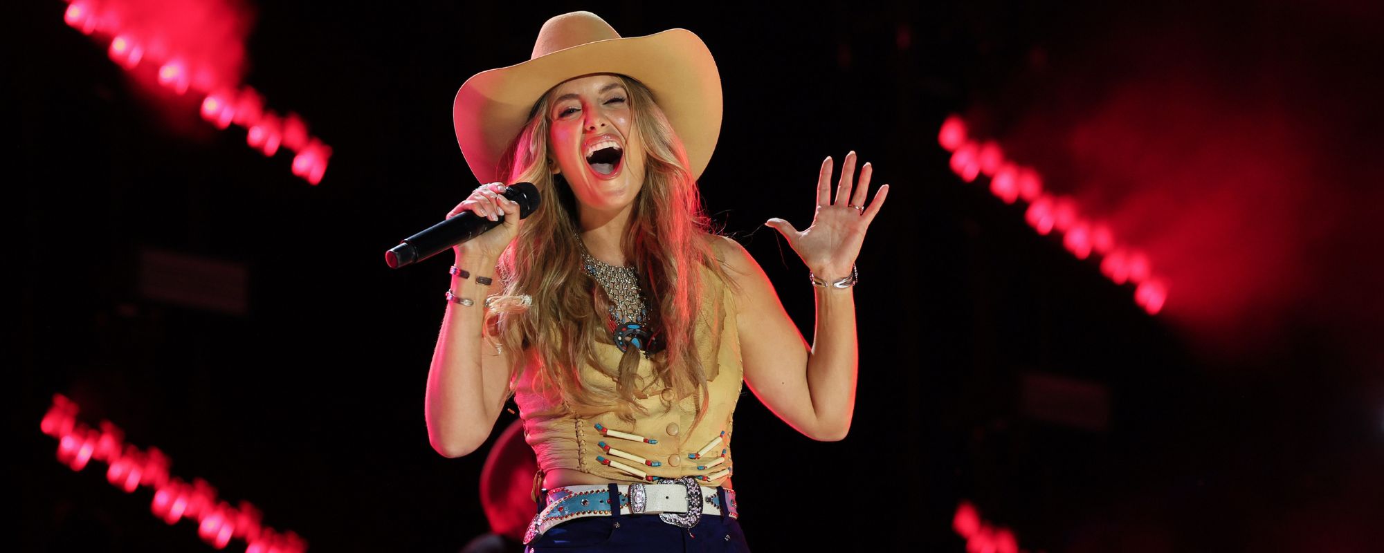 Watch Lainey Wilson’s Adorably Relatable Reaction to CMA Entertainer of the Year Nod