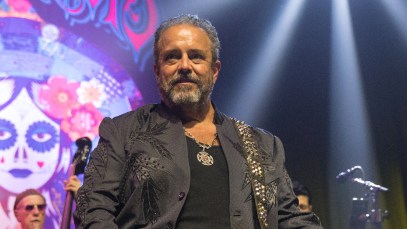 The Mavericks' Raul Malo Cancels Shows While Recovering From Cancer Surgery