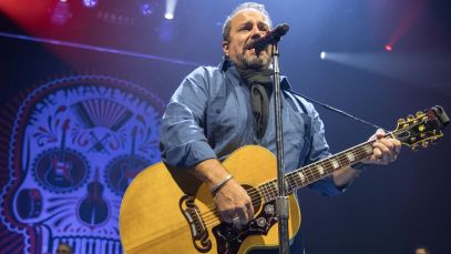The Mavericks Frontman Raul Malo Is Not “Scared” in Light of Latest Cancer Diagnosis