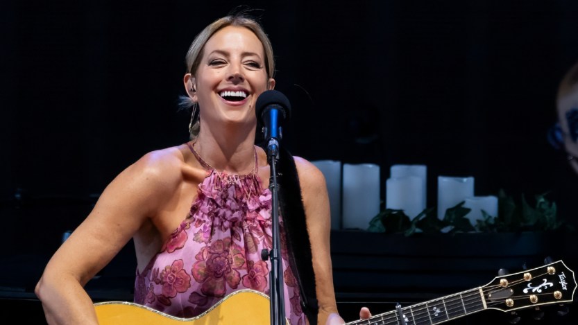 Sarah McLachlan & Jewel Cancel Premiere Performances in Free Speech Protest