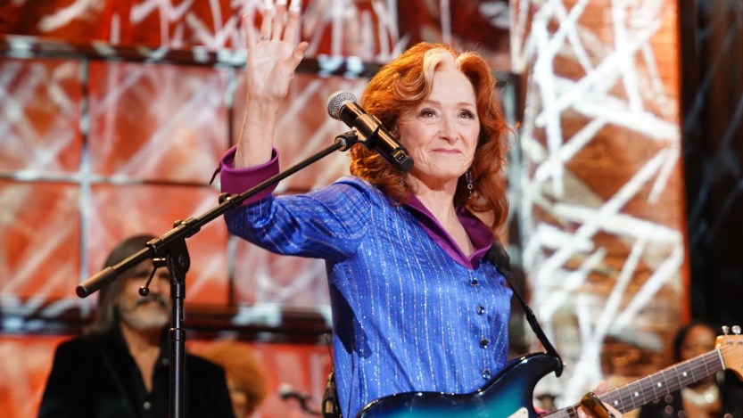 3 Classic Bonnie Raitt Songs That Belong on Country Radio Forever