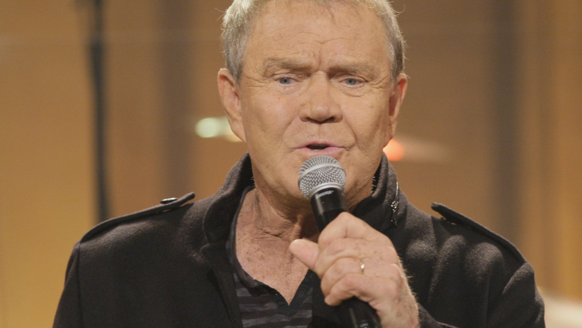Glen Campbell performing