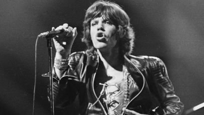 3 Rock Classics Where the Background Vocals Are More Essential That the Lead Singer