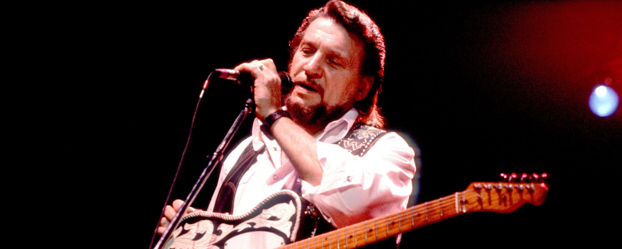 “Can You Imagine?”: Waylon Jennings' Hilarious and Heartwarming Take on the State of Country Music in 1999 - American Songwriter