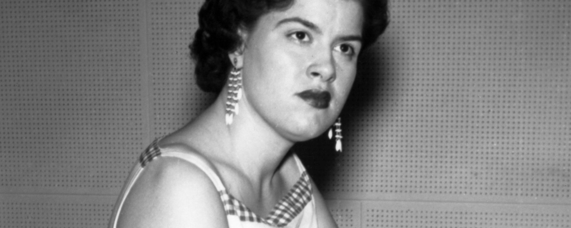 On This Day in 1954, Patsy Cline Landed Her First Record Deal, but It Wasn’t as Successful as You Might Think