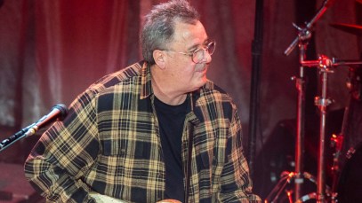 The Story Behind Vince Gill’s Third Verse in “Go Rest High On That Mountain”