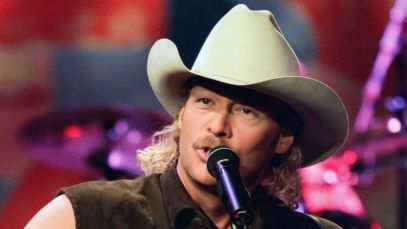 On This Day in 1998, Alan Jackson Scored His 16th No. 1 Hit