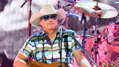 Website Crashes as Alan Jackson Final Show Sells Out During Pre-Sale