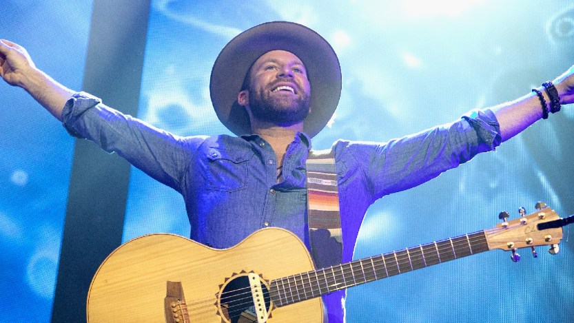 Tour Bus Accident Forces Drake White to Call Off New York Concert