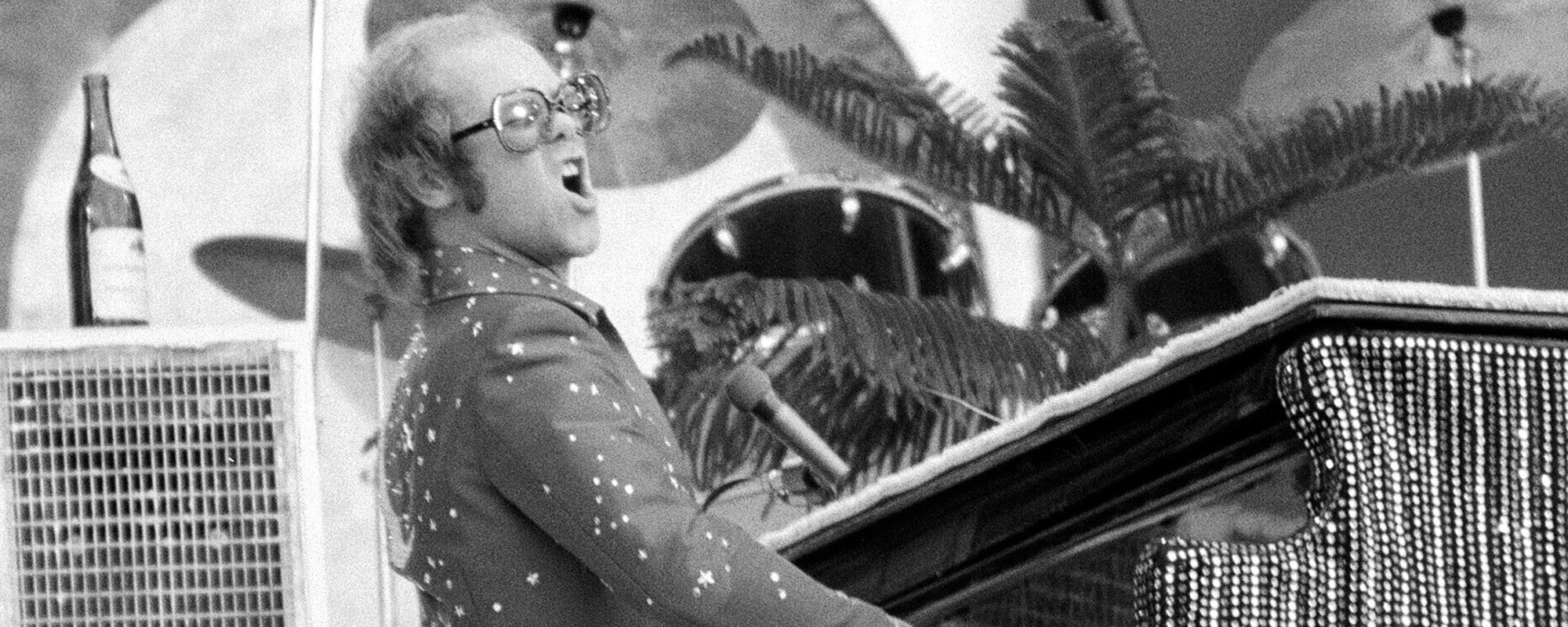Check Out the Star-Studded TV Ad Promoting Elton John’s 1975 Wembley Stadium Concert, the Subject of His New Archival Live Album