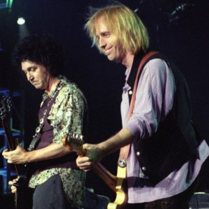 Mike Campbell Recalls That Tom Petty Disliked “You Wreck Me” Until He Made One Small Lyrical Change: “That’s a Songwriter’s Genius”