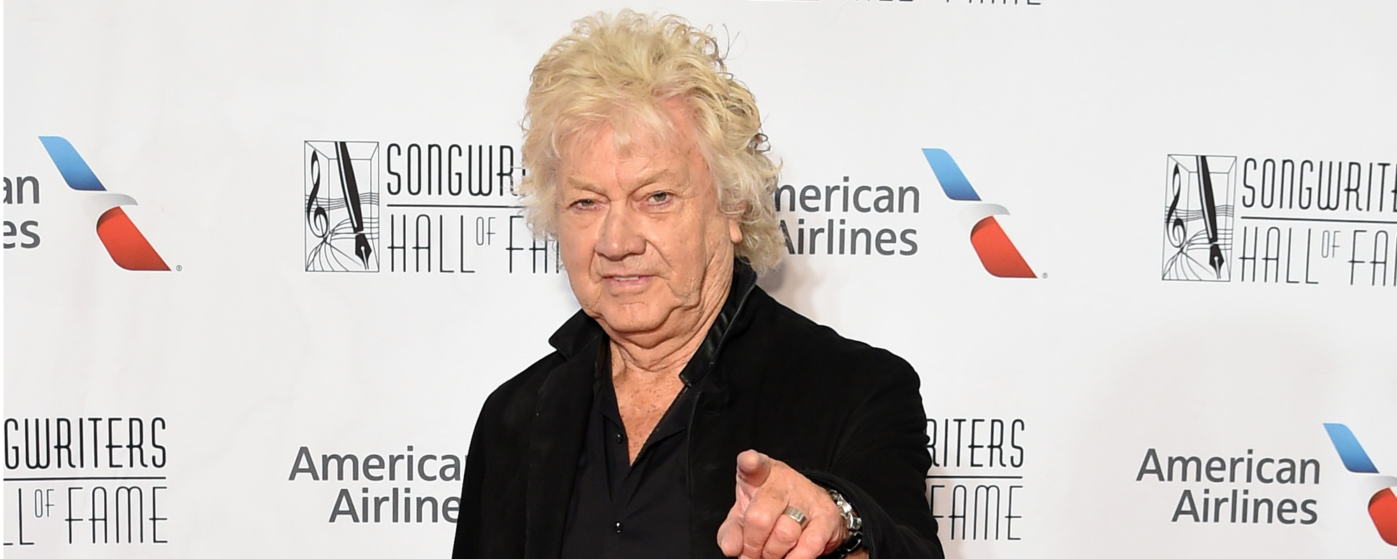 Moody Blues Bassist John Lodge Passes Away "Suddenly and Unexpectedly"