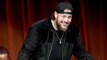 Jelly Roll Playing Some Classic Country for a Baby Quokka Is the Cutest Thing You’ll See All Day