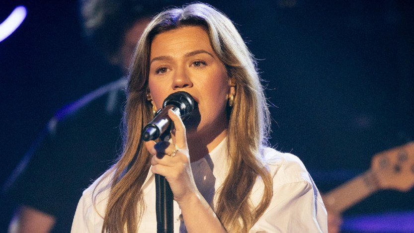 Kelly Clarkson Triumphantly Returns to Las Vegas Following Her Ex-Husband's Passing