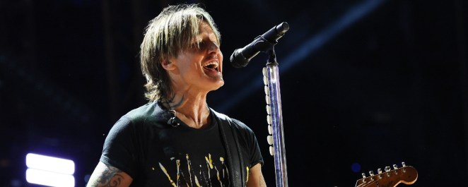 Keith Urban Blanks on "The Fighter" Lyrics During Concert