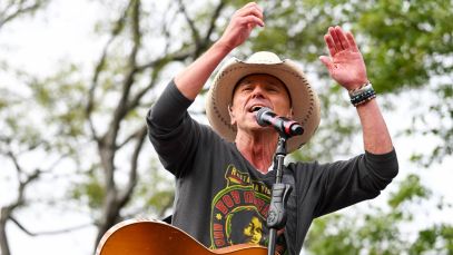 Kenny Chesney Says Slowing Down Isn’t in His Future: “I Know What I’m Doing in 2027”