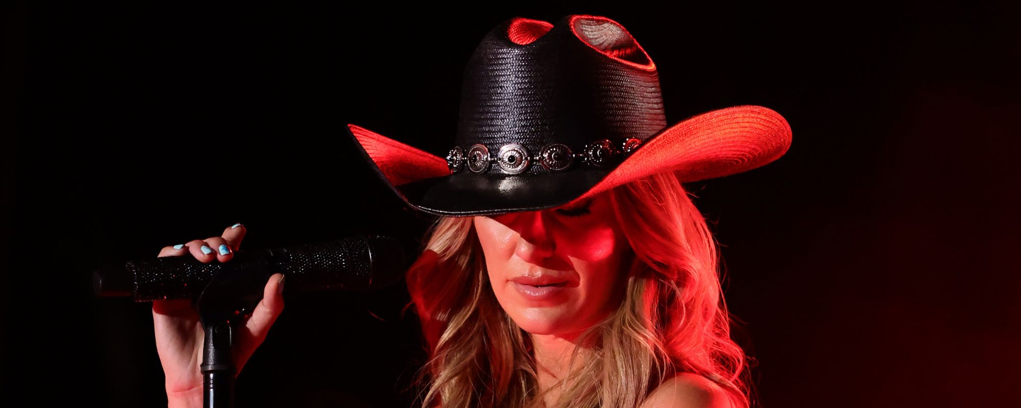 Ex-Hannah Montana Impersonator Lainey Wilson Has Another Trick up Her Sleeve