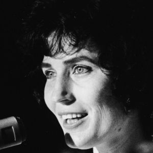 On This Day in 1966, Loretta Lynn Scored Her First No. 1 Hit