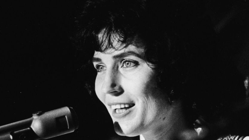 On This Day in 1966, Loretta Lynn Scored Her First No. 1 Hit