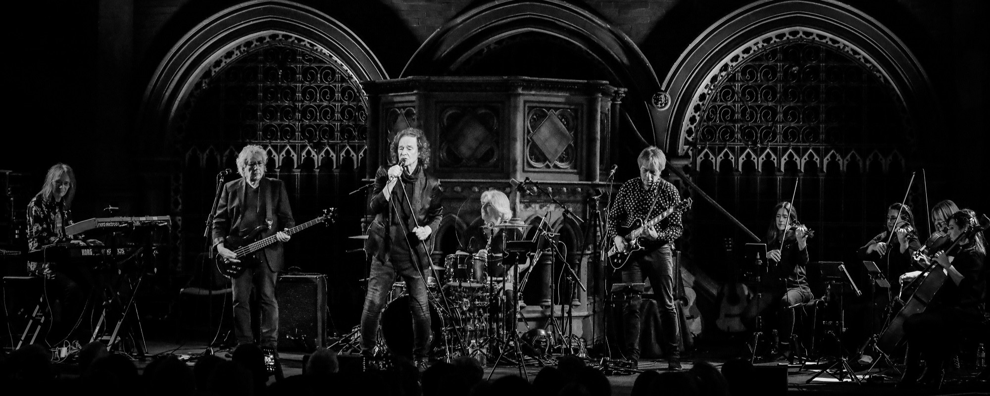 The Zombies’ Colin Blunstone To Release Live Album and Concert Video Featuring 2024 Performance of ‘One Year’