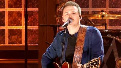 Morgan Wallen Brings a Fan to Tears With Surprise FaceTime Before Her Mom's Brain Surgery