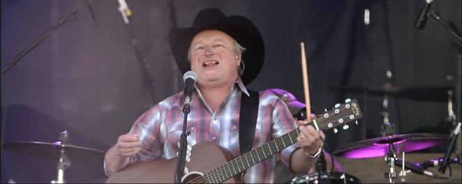 Honky-Tonk Icon Mark Chesnutt Recuperating at Home After Hospitalization