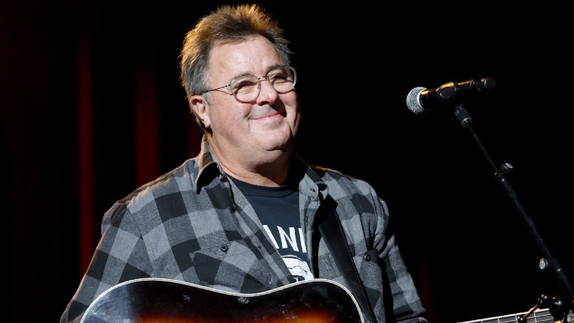 Watch Vince Gill Revisits Classic Hit "What the Cowgirls Do" During Recent Performance