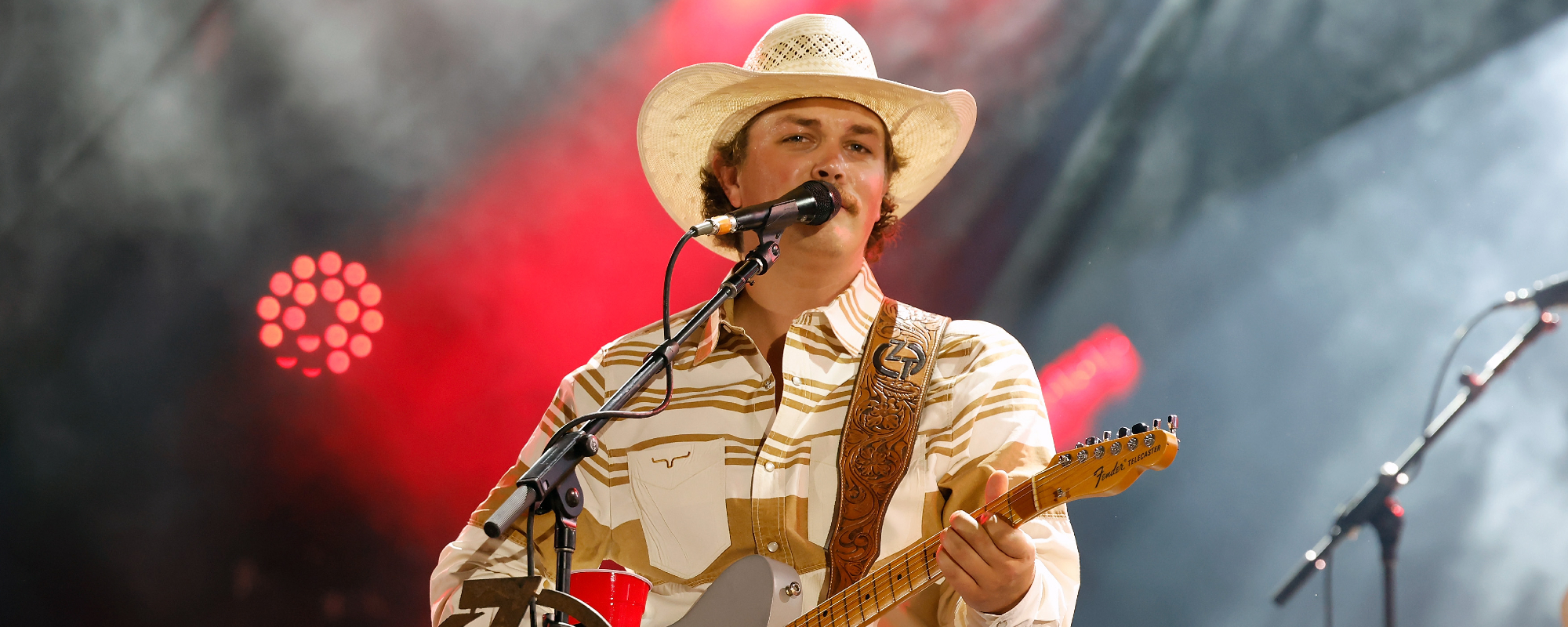Zach Top Keeps Toby Keith’s Legacy Alive With a Soulful Cover of “Who’s Your Daddy?” During Kentucky Sound Check