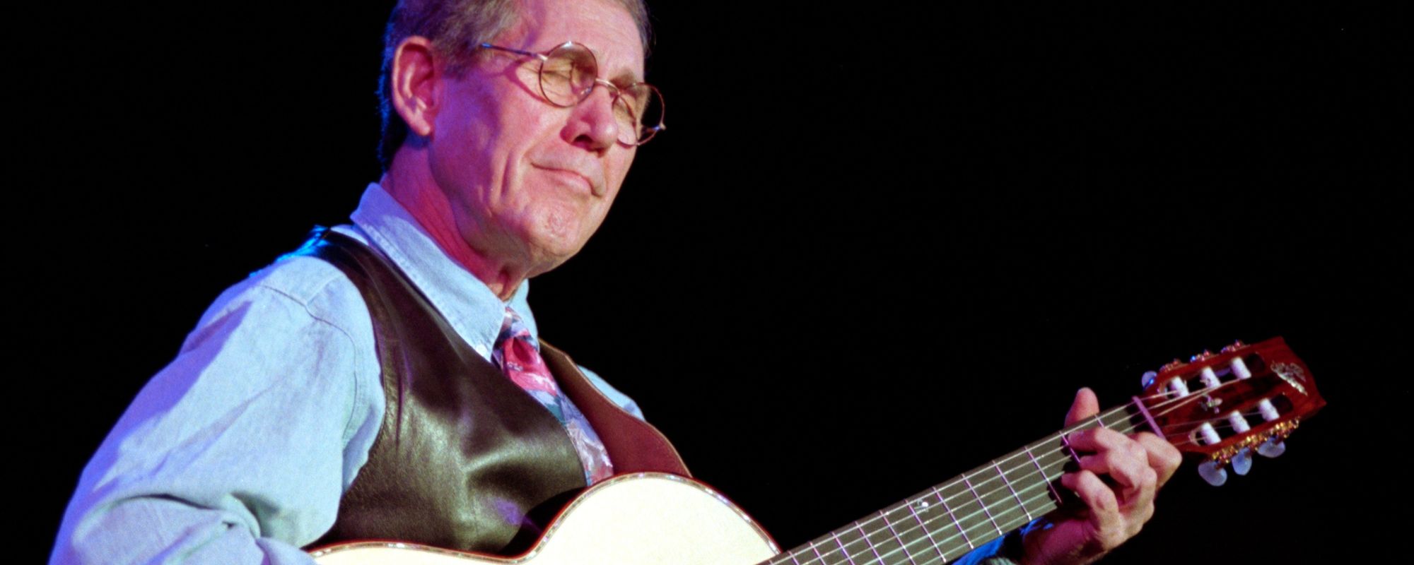 Chet Atkins performing