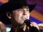 Kenny Chesney performing