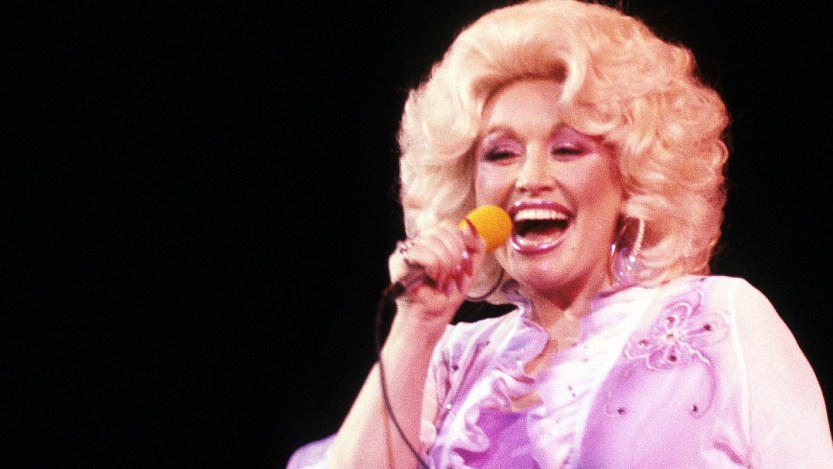 On This Day in 1992, the Best-Selling Single by a Female Artist of All Time Was at No. 1—Written, but Not Sung by Dolly Parton