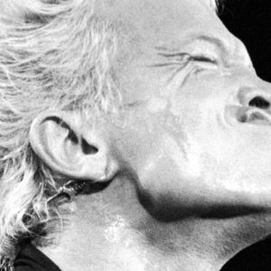 Billy Idol performing