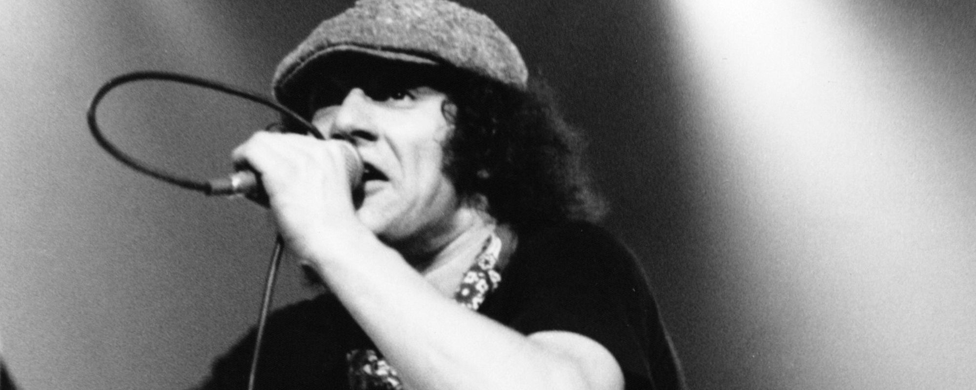 “No Pressure There, Then”: The AC/DC Classic That Brian Johnson Wrote on a Difficult Prompt, Released on Halloween 1980