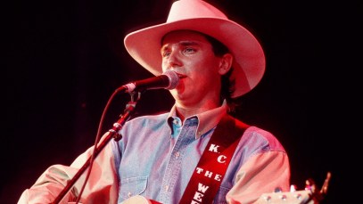 4 Kenny Chesney Songs From the 90s That Should Have Been Big Hits