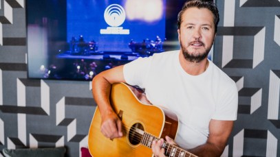 5 Country Artists With at Least 30 No. 1 Singles