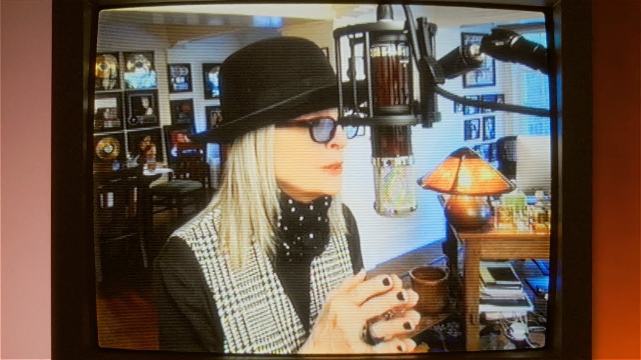 Diane Keaton Fulfilled Lifelong Dream a Year Before Death by Releasing Her  "First" and Final Song, Co-Written by Carol Bayer Sager - American  Songwriter